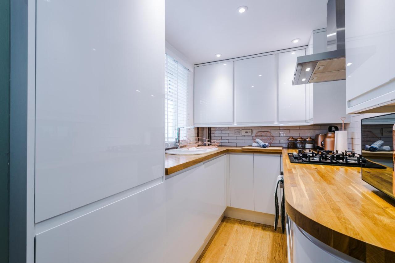 New! Gorgeous 2-Bed Home In Chester City Centre By 53 Degrees Property - Incredible Location, Ideal For Small Groups - Sleeps 6! 외부 사진