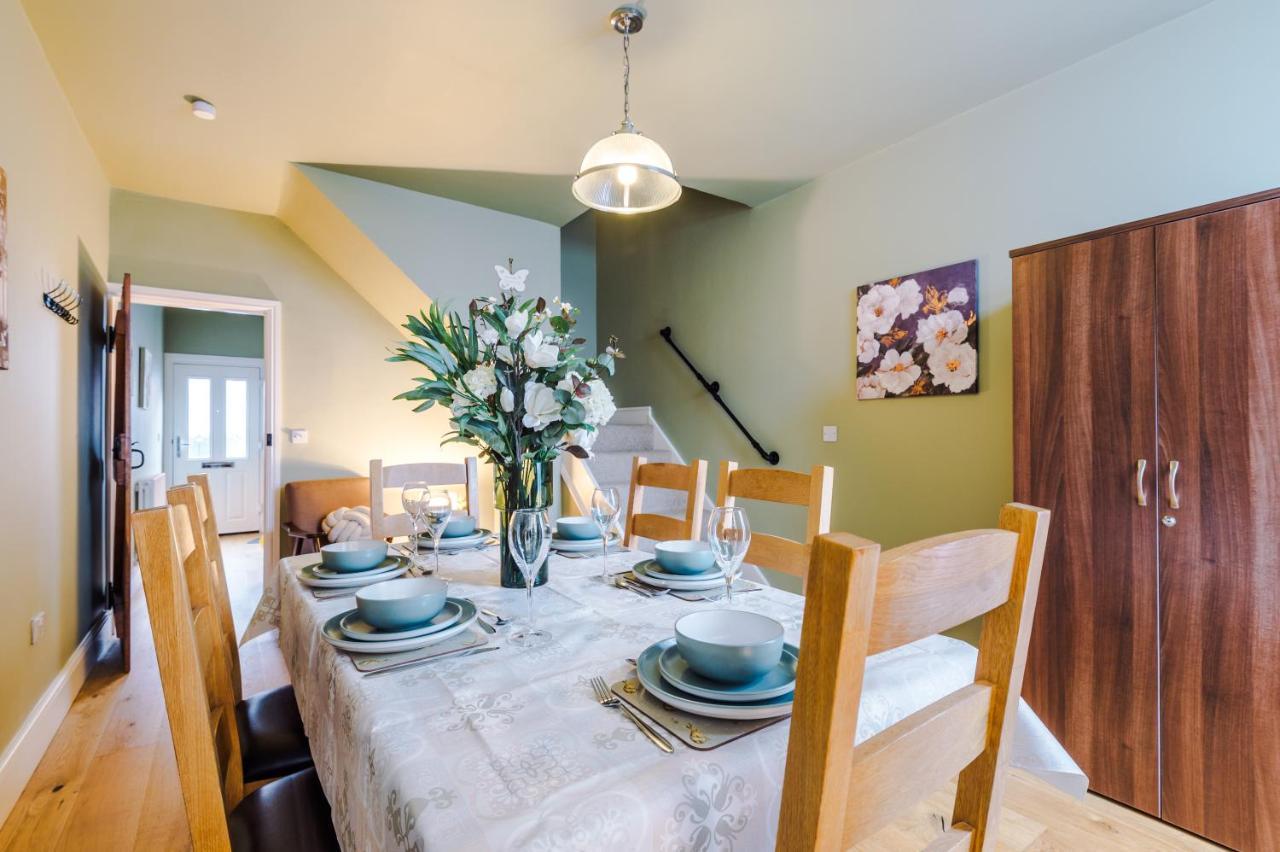 New! Gorgeous 2-Bed Home In Chester City Centre By 53 Degrees Property - Incredible Location, Ideal For Small Groups - Sleeps 6! 외부 사진