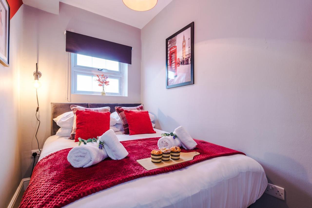 New! Gorgeous 2-Bed Home In Chester City Centre By 53 Degrees Property - Incredible Location, Ideal For Small Groups - Sleeps 6! 외부 사진