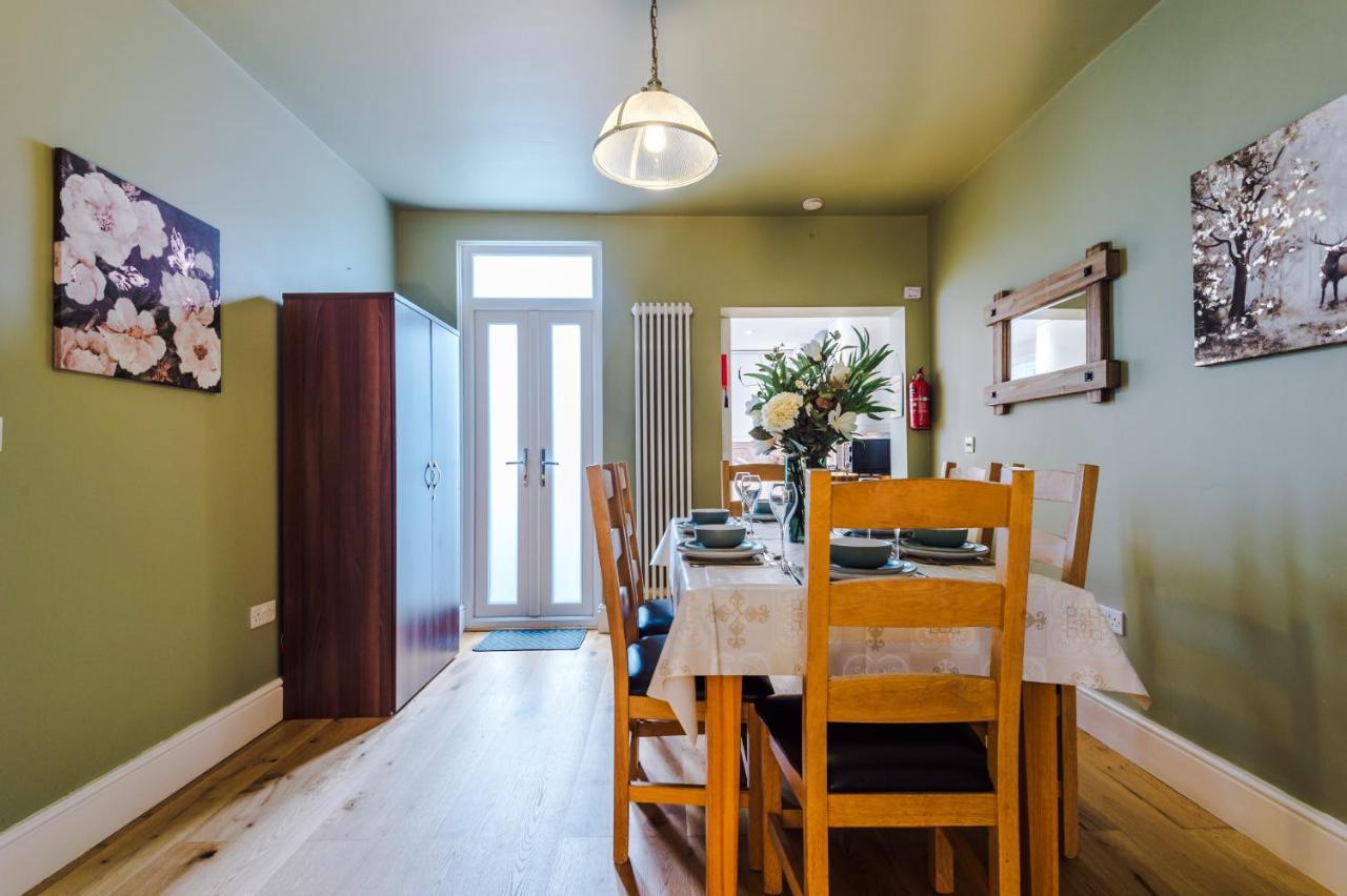 New! Gorgeous 2-Bed Home In Chester City Centre By 53 Degrees Property - Incredible Location, Ideal For Small Groups - Sleeps 6! 외부 사진