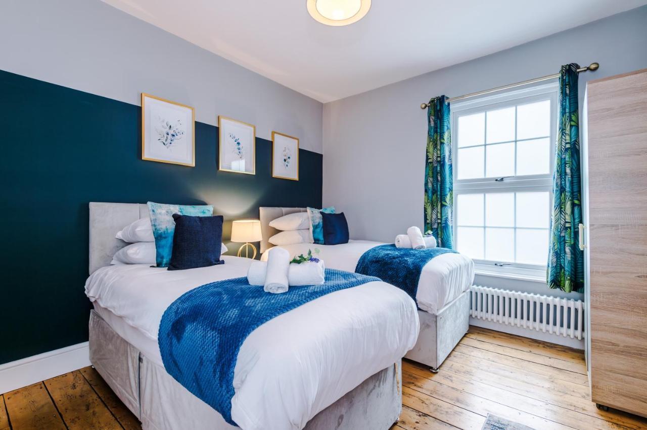 New! Gorgeous 2-Bed Home In Chester City Centre By 53 Degrees Property - Incredible Location, Ideal For Small Groups - Sleeps 6! 외부 사진