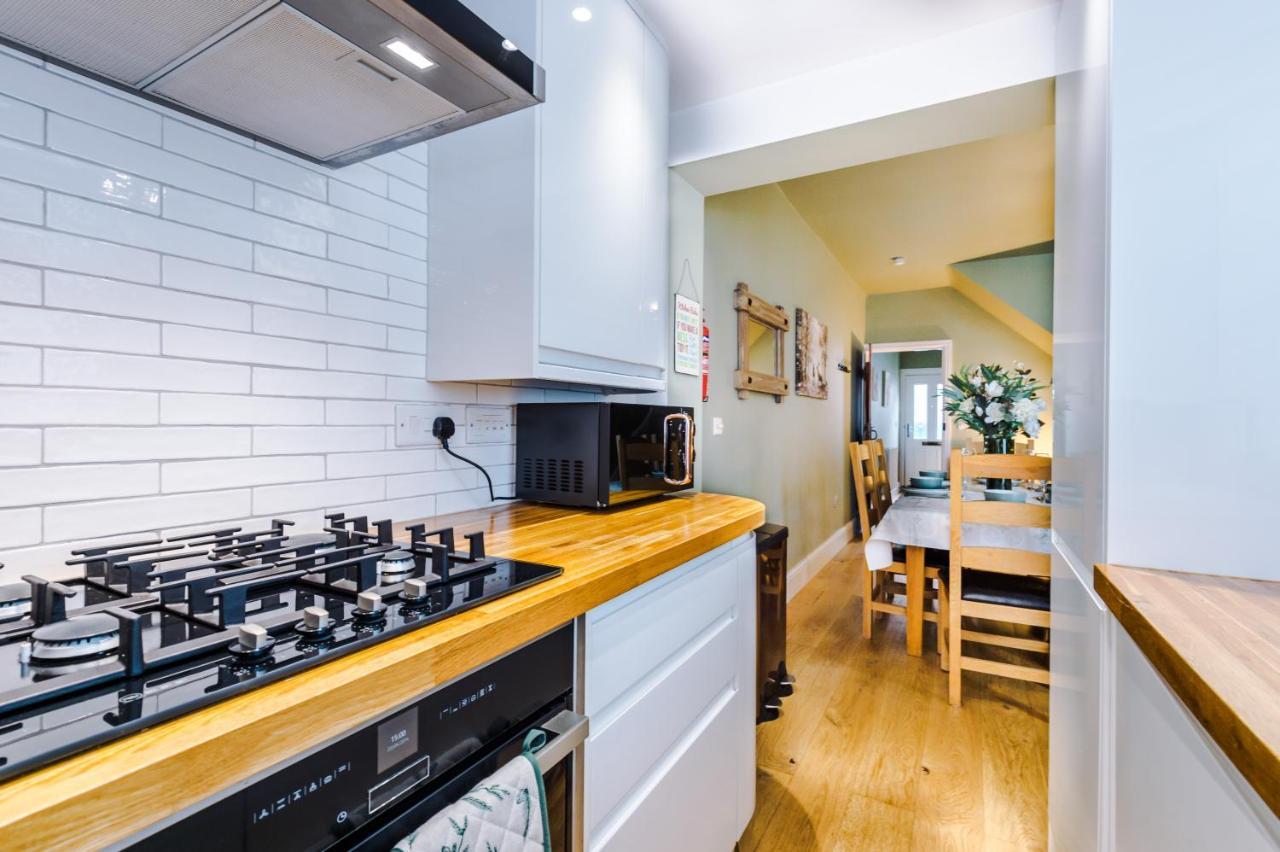New! Gorgeous 2-Bed Home In Chester City Centre By 53 Degrees Property - Incredible Location, Ideal For Small Groups - Sleeps 6! 외부 사진